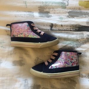 Super cute OshKosh toddler sparkly sneakers 👟